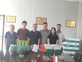   龍城建設(shè)集團(tuán)赴各項(xiàng)目部進(jìn)行送清涼慰問活動  